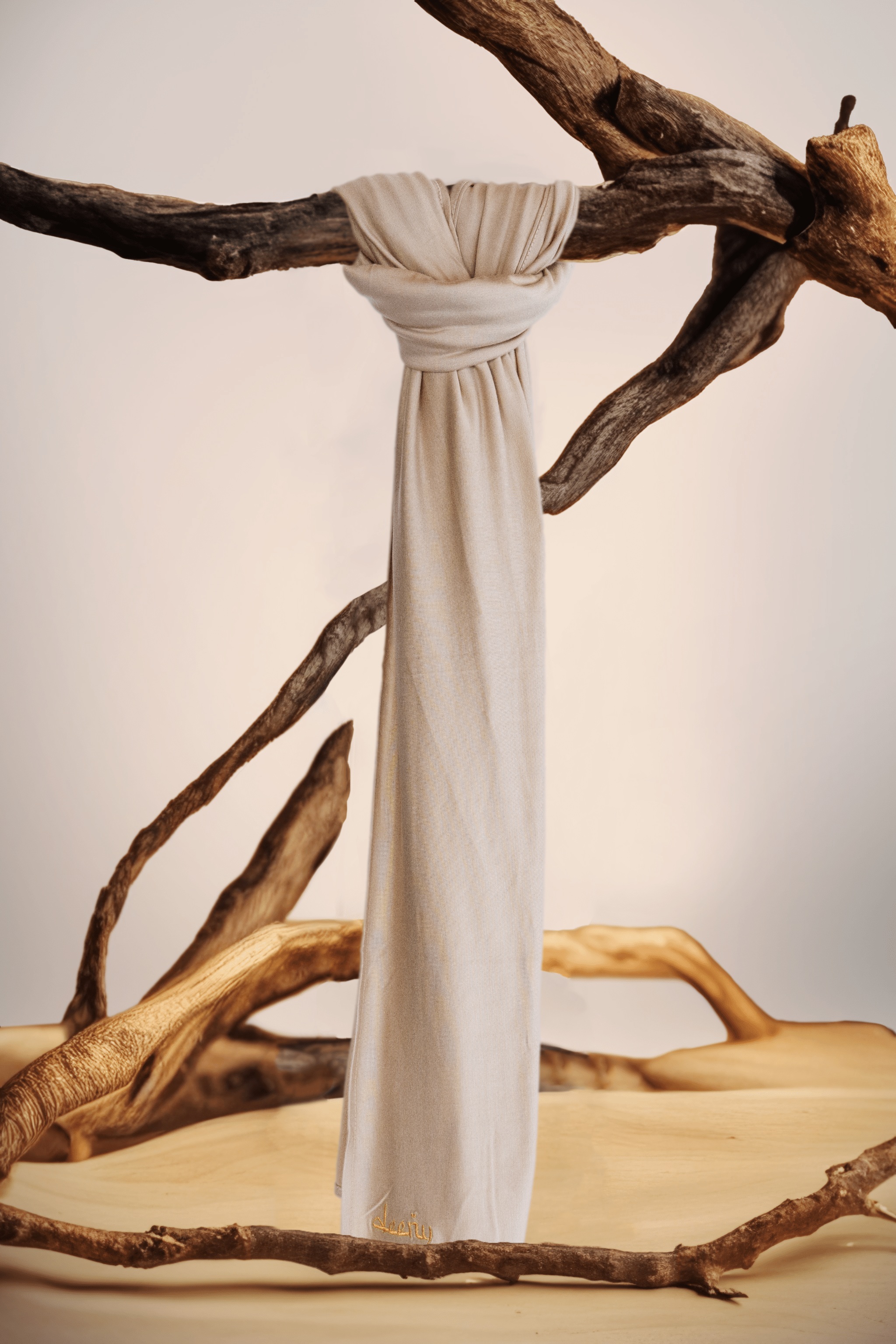 Creme Zand / Gouden Borduursel Deeny Viscose Jersey