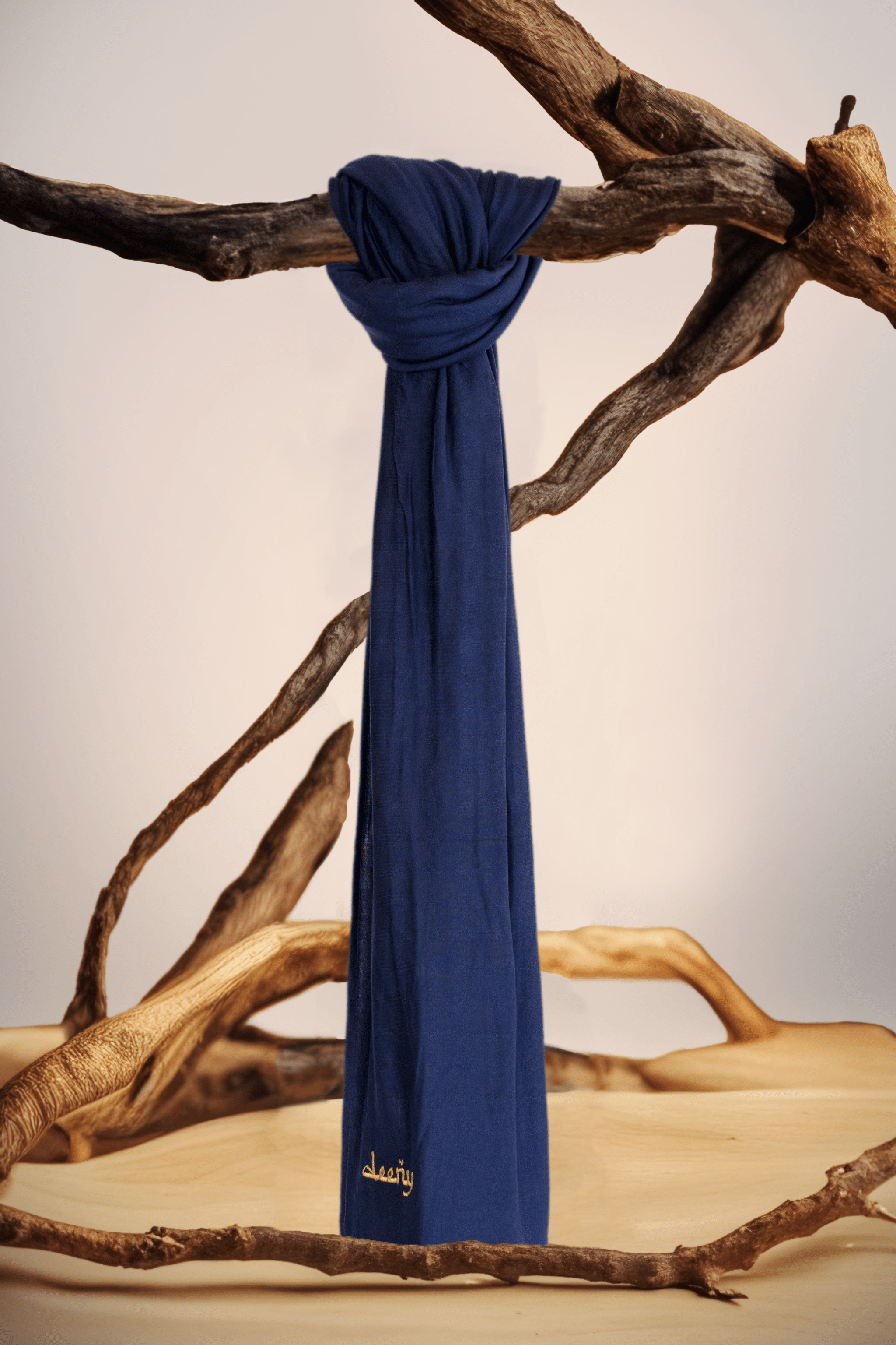 Donker Blauw / Gouden Borduursel Deeny Viscose Jersey