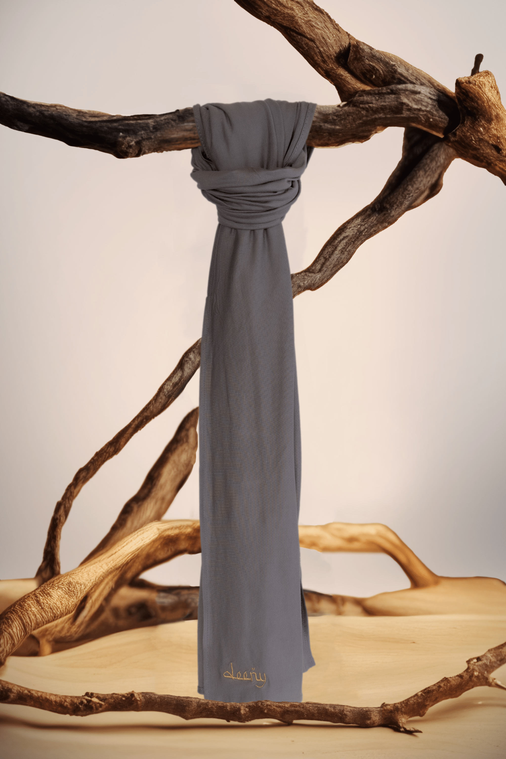Licht Grijs / Gouden Borduursel Deeny Viscose Jersey