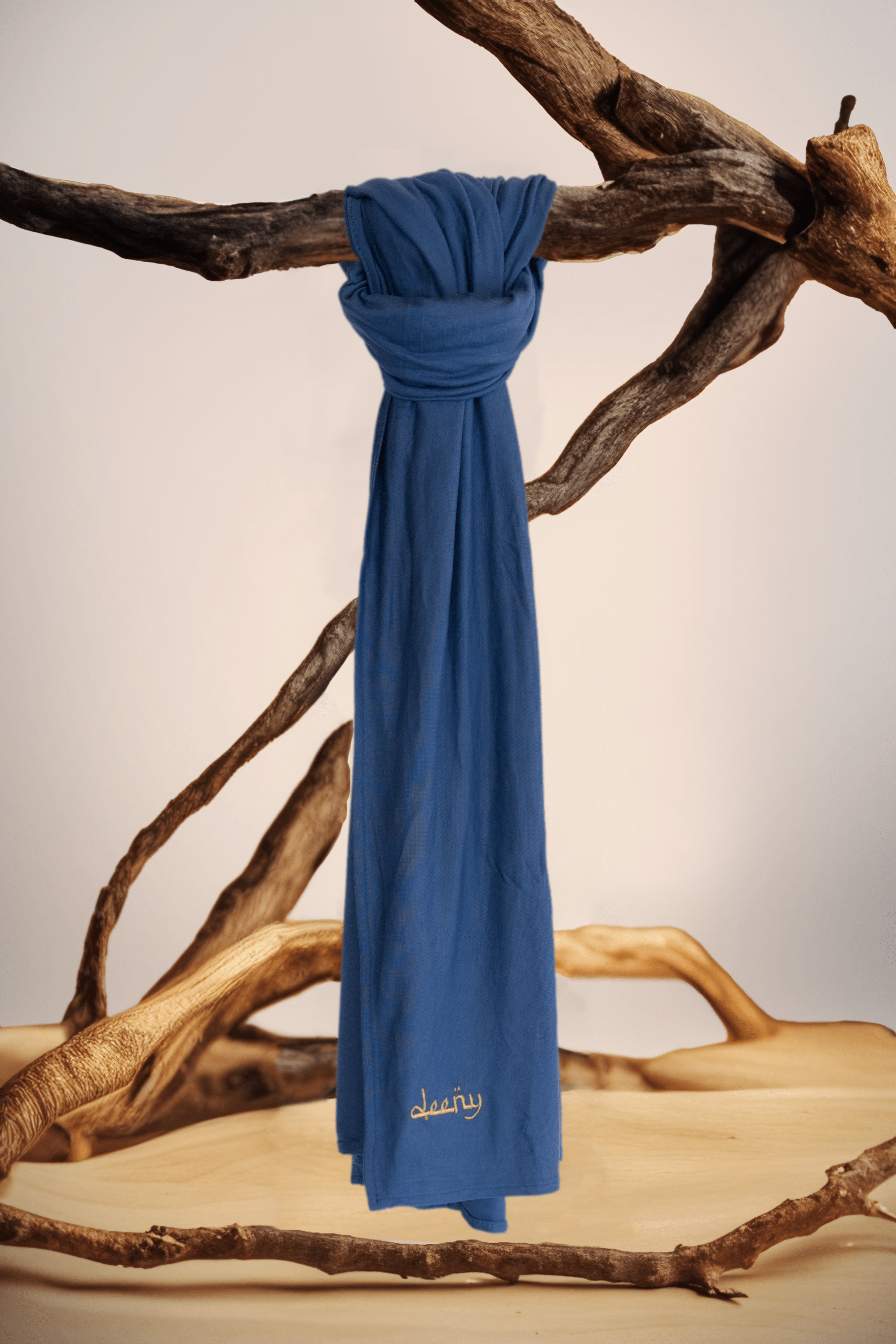 Marine Blauw / Gouden Borduursel Deeny Viscose Jersey