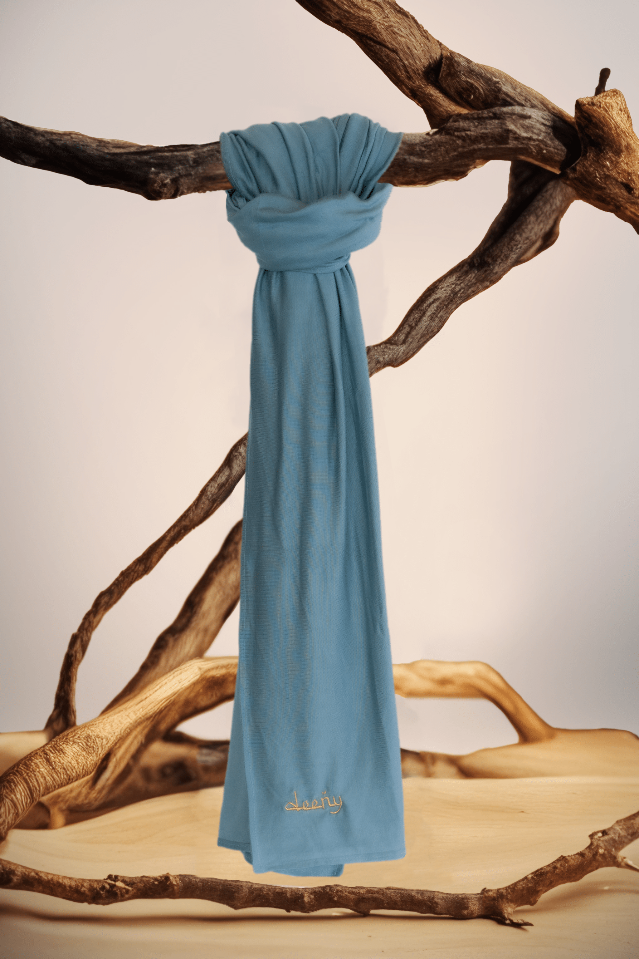 Turquoise / Gouden Borduursel Deeny Viscose Jersey